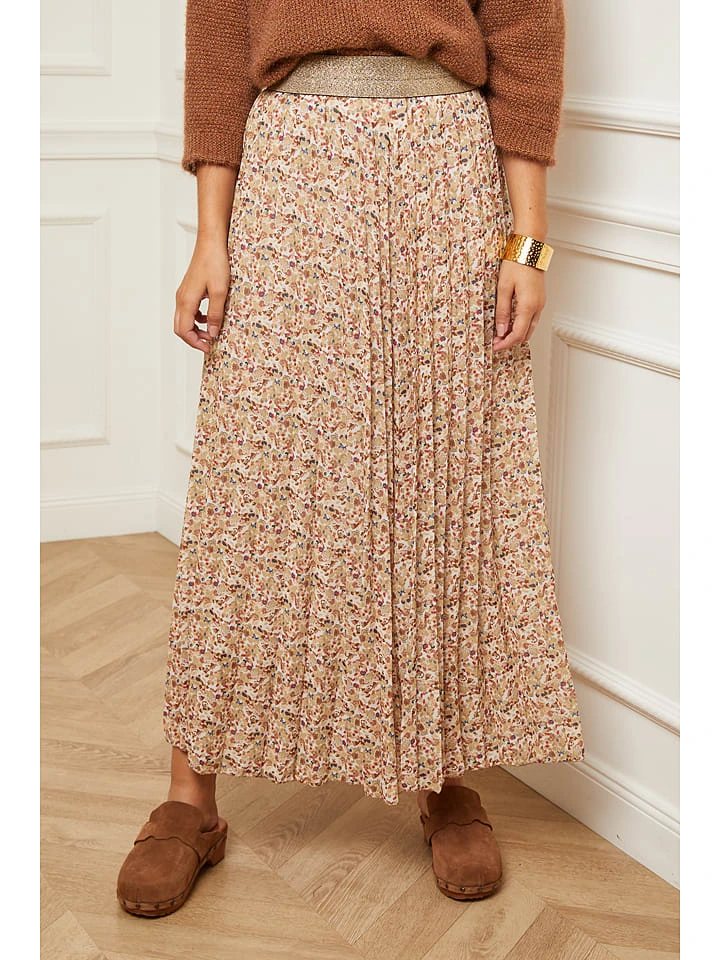 Rock In Beige 3 Rock In Beige