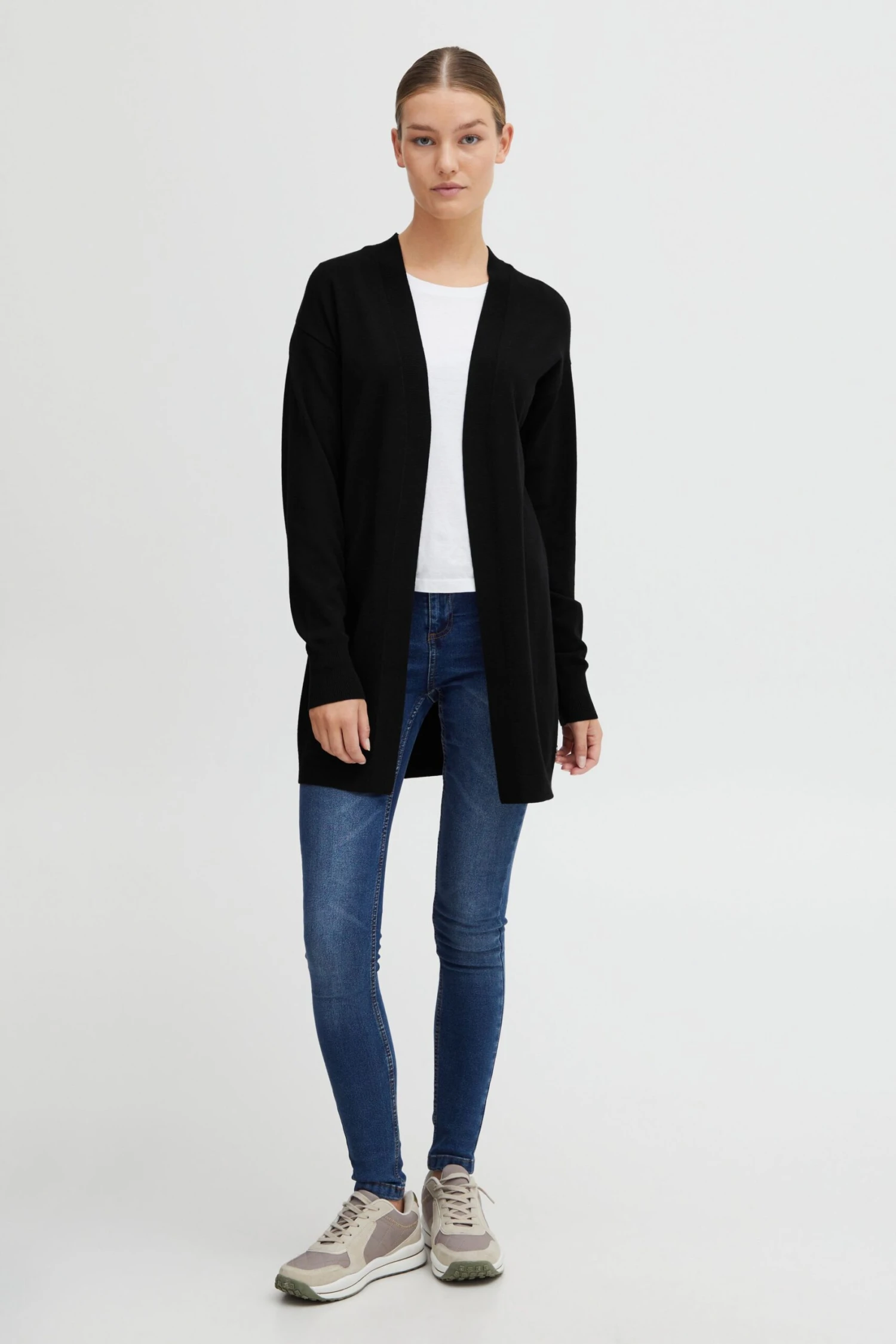 OXMO Strickjacke In Schwarz 4 OXMO Strickjacke In Schwarz – Bild 2